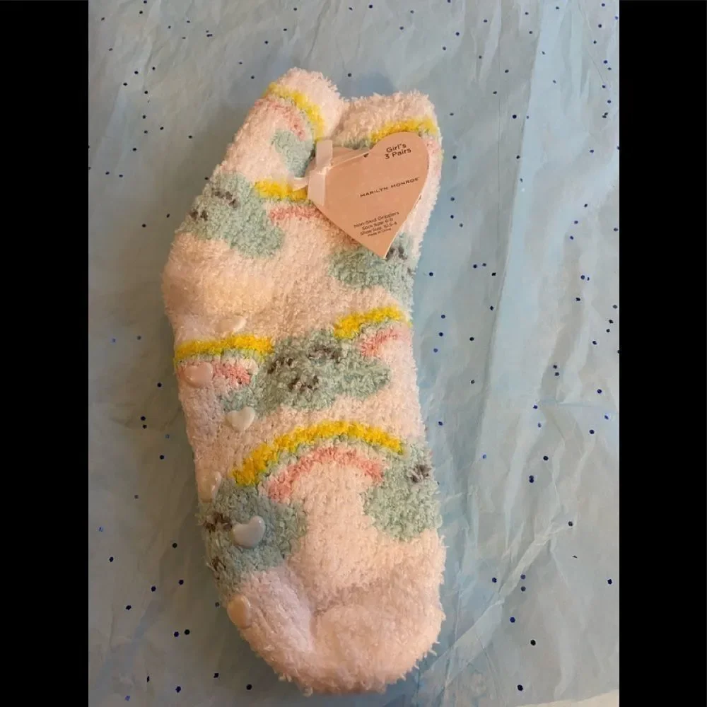 Girls 3 pairs Marilyn Monroe non Skid Grippers 6-8